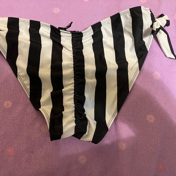 Sourpuss striped bikini bottom new with tags - Picture 2 of 3